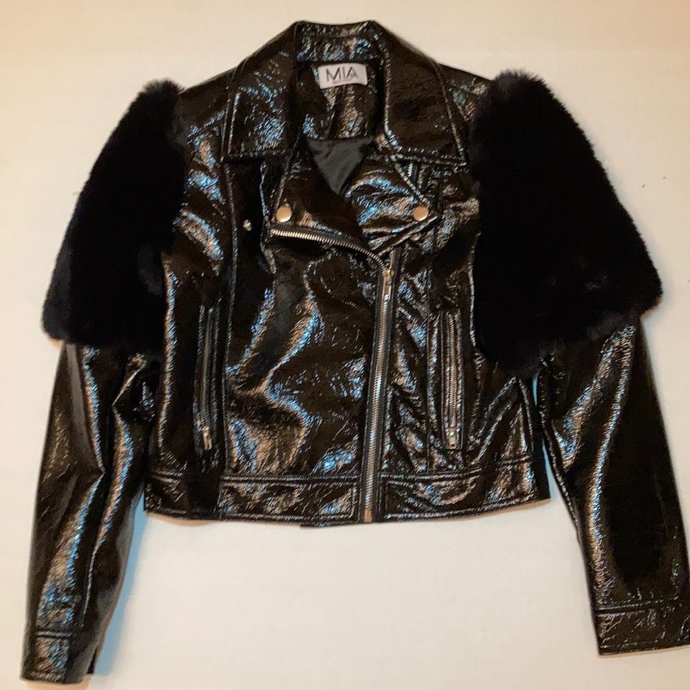 Black stylus faux  leather jacket with faux fur.